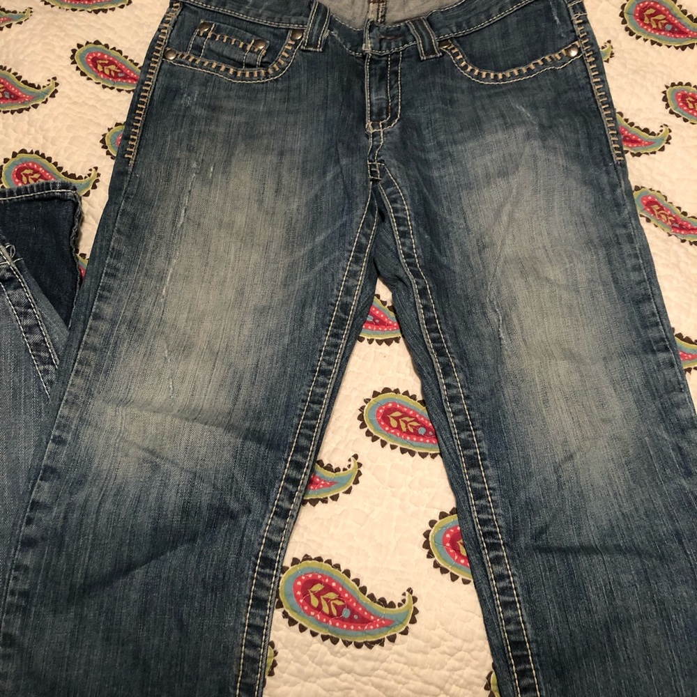 Cruel girl capri’s